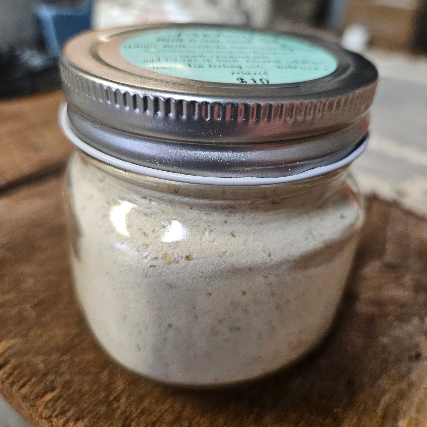 Milk'n'Oat Soak with wooden scoop