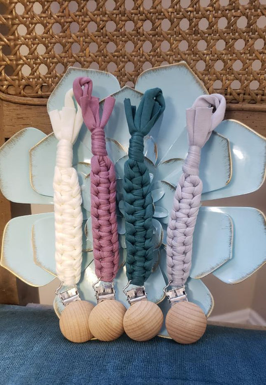 Macrame Pacifer Clips